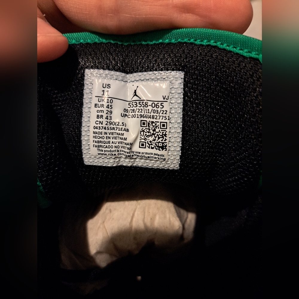Nike, Jordan Men's Shoes Black and Green - Picture 3 of 14